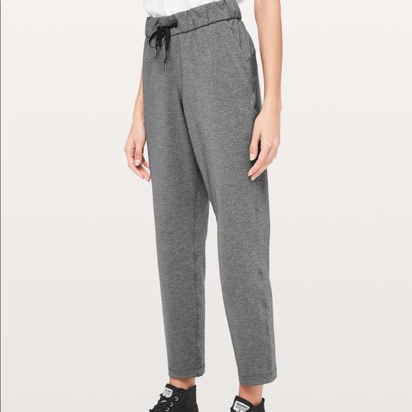 NEW LULULEMON On the Fly 7/8 Pant *NWT *Discontinued - Picture 2 of 7